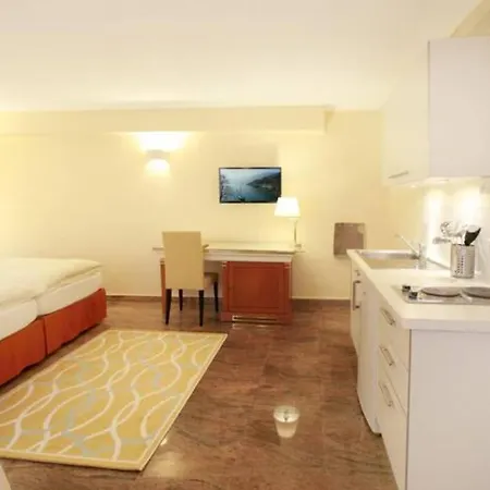 Depandance Garni Golf דירה