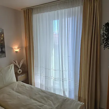 Depandance Garni Golf * אסקונה