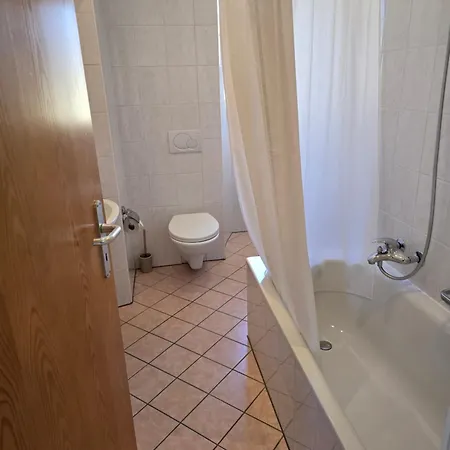 Depandance Garni Golf דירה אסקונה